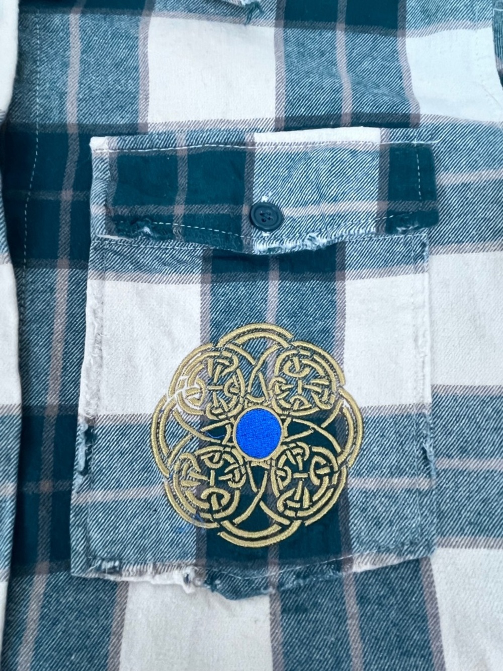 Pixar Our Universe Women's Flannel Top with Brave Merida  & DunBroch Bears Small - Picture 7 of 11